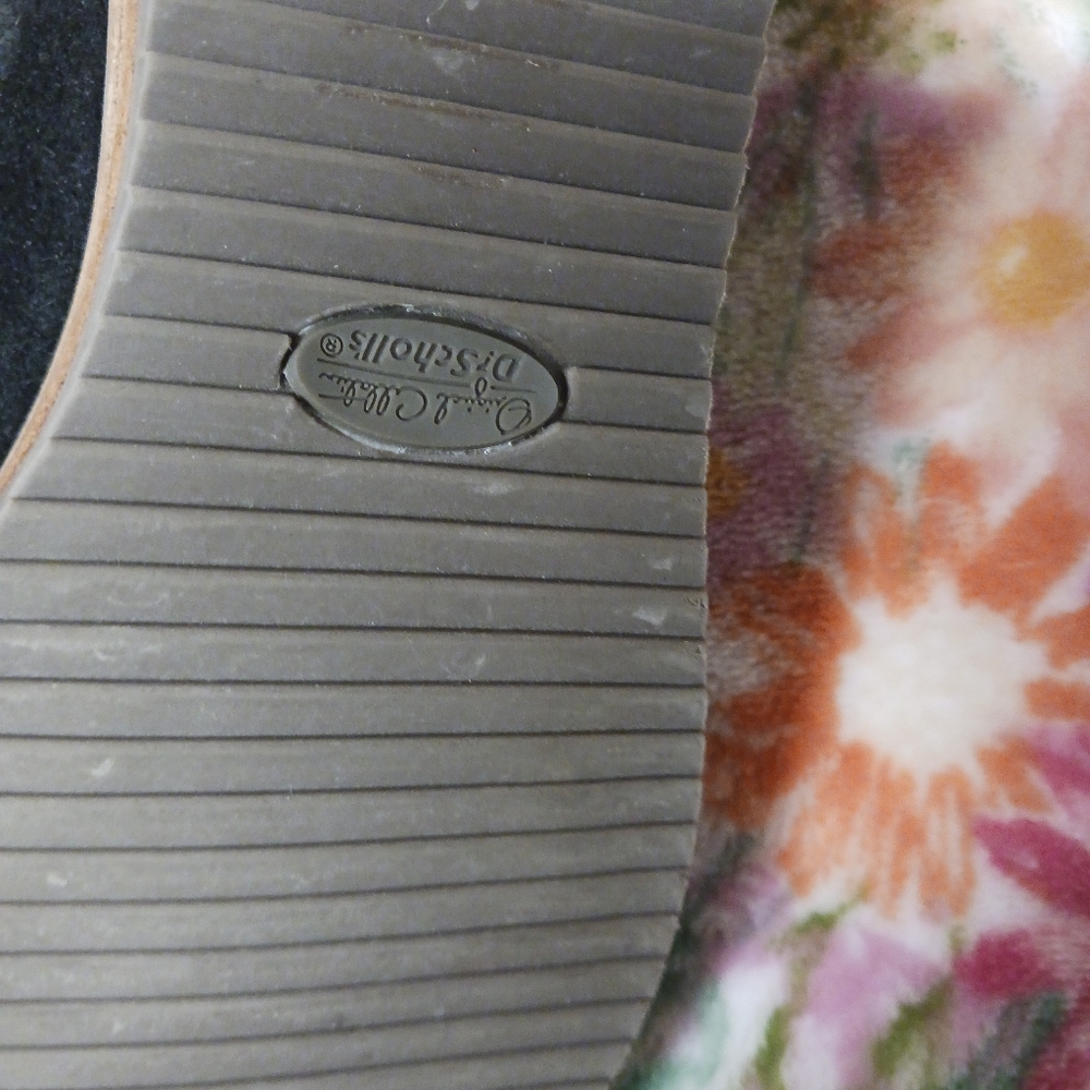 Dr. Scholls - Picture 6 of 10